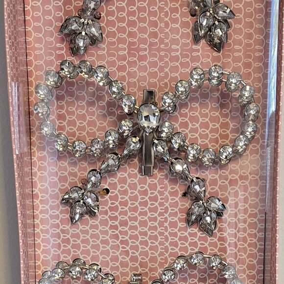 NWT Cupcakes and Cashmere 6 Silver Bow Ornament Clips - Picture 2 of 3